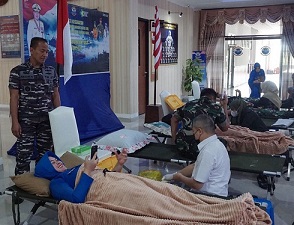 Peringati HUT TNI AL ke-77, Lanal Sangatta Gelar Khitanan Massal dan Donor Darah 2 Massal