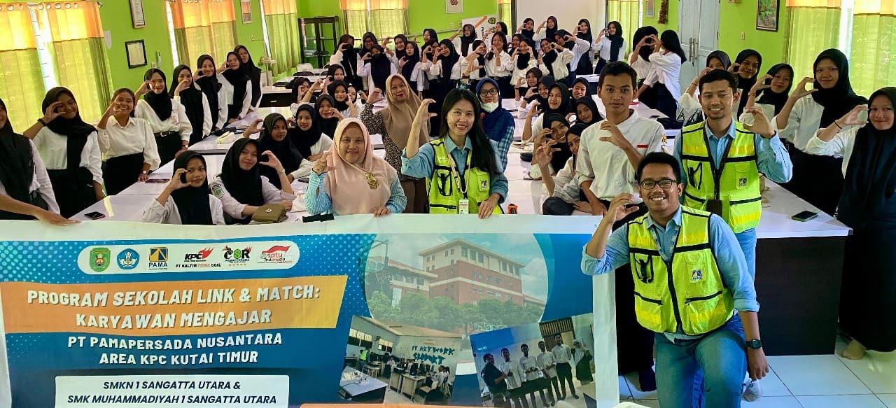 Program Karyawan Mengajar Sukses Digelar, PT Pamapersada Site KPC Coal Mining Project Ajak Siswa SMKN 1 Kenali Dunia Kerja 2 Pamapersada