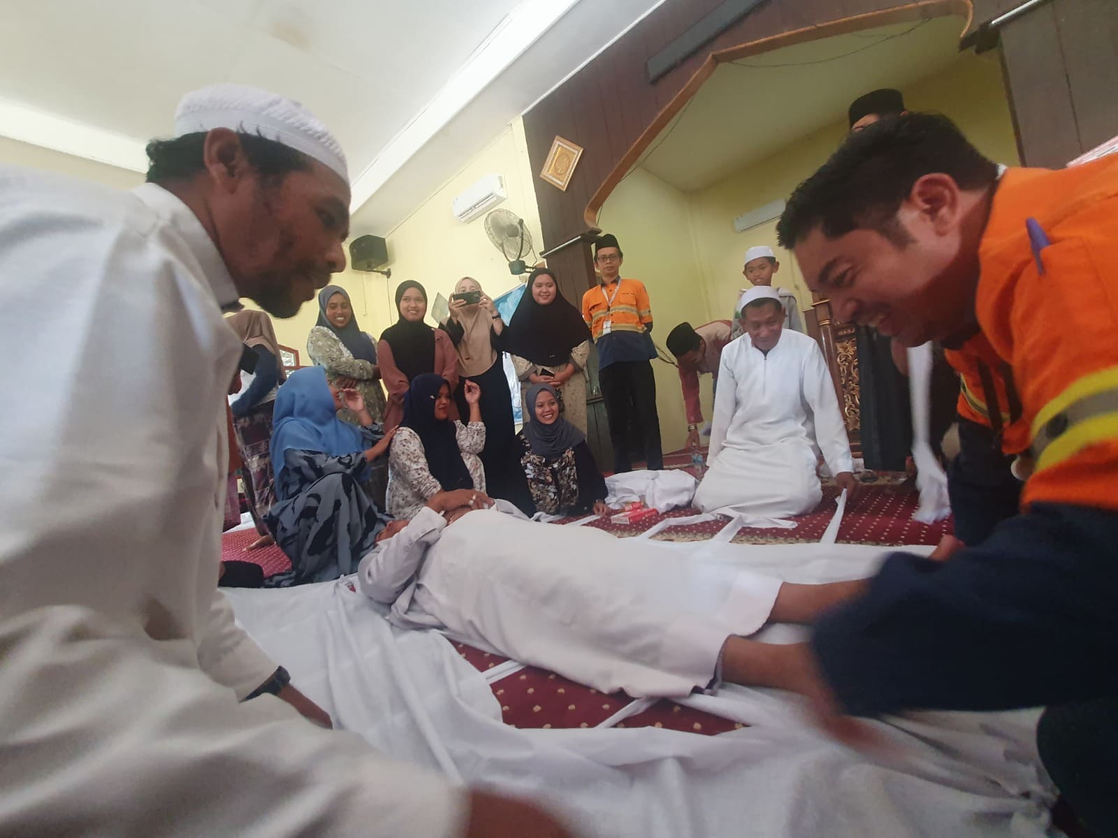 Dipenuhi Antusias Warga, PT Indexim Coalindo Latih Pemulasaran Jenazah di Pengadan 2 INDEXIM TRAINING PEMULASARAN 1