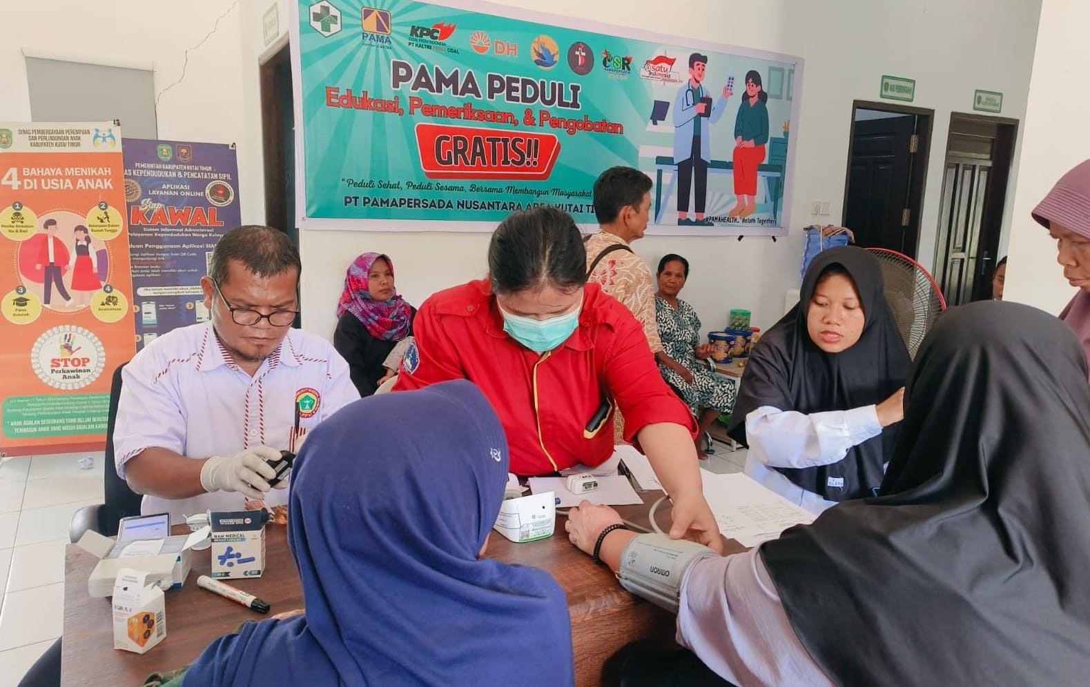 Dukung Kesehatan Masyarakat Sekitar Operasional, PAMA Kutim Gelar Sosialisasi, Pemeriksaan, dan Pengobatan Massal di Tebangan Lembak 2 PAMA TEBANGAN LEMBAK 1