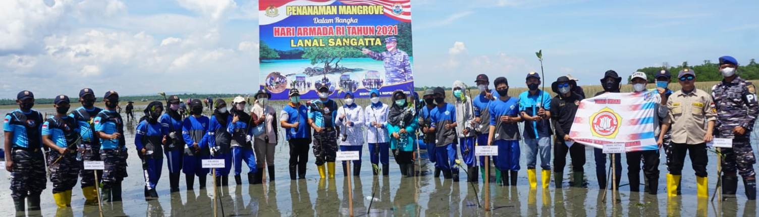 Gelar Bakti Sosial di Panti Asuhan Darul Qurro, Lanal Sangatta Peringati Dirgahayu Hari Armada RI 2021