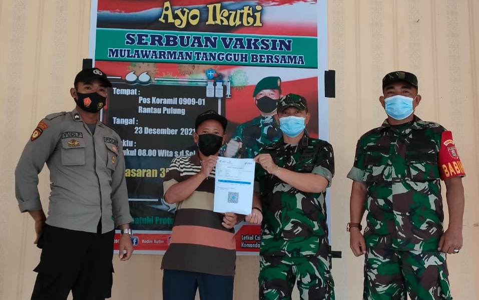 Kembali Gelar Serbuan Vaksinasi di Kantor BPU Rantau Pulung, Koramil Sangatta Serius Dukung Pemerintah 12 Kembali Gelar Serbuan Vaksinasi di Kantor BPU Rantau Pulung, Koramil Sangatta Serius Dukung Pemerintah