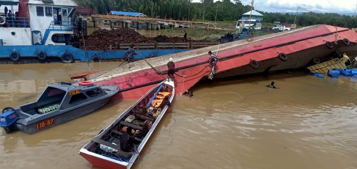 LCT Rimba Raya IX Berhasil Dievakuasi, Danposal Sangkulirang Pimpin Pelaksanaannya