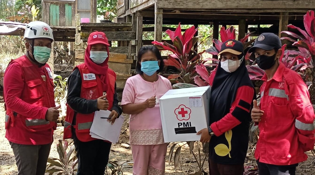 Hari Kedua Distribusikan Air Bersih, PMI Kutim Sudah Turunkan Personel Sejak Awal Banjir, Terima Dukungan PMI Luar Daerah 1 Hari Kedua Distribusikan Air Bersih, PMI Kutim Sudah Turunkan Personel Sejak Awal Banjir, Terima Dukungan PMI Luar Daerah