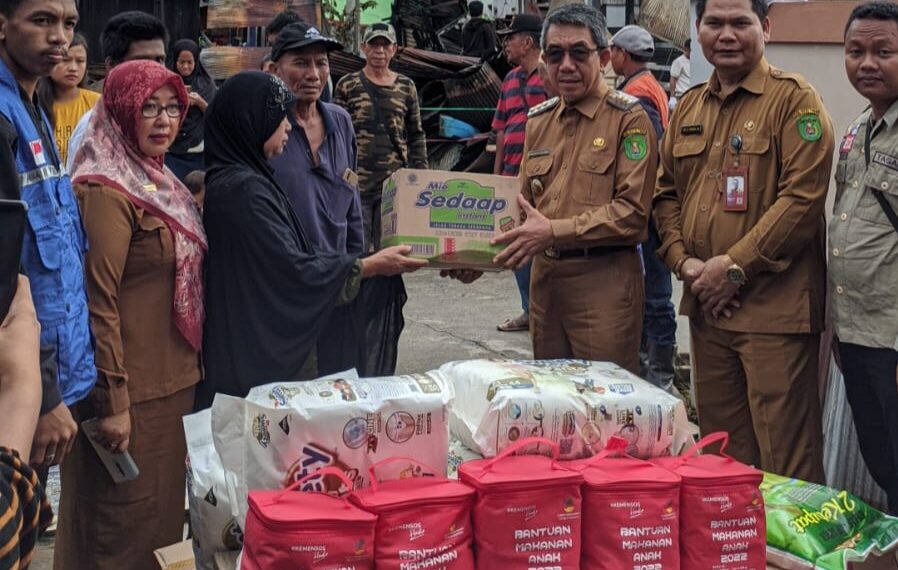 Imbau Masyarakat Selalu Waspada, Ardiansyah Harap Kebakaran Tak Terulang di Kutim 1 Imbau Masyarakat Selalu Waspada, Ardiansyah Harap Kebakaran Tak Terulang di Kutim