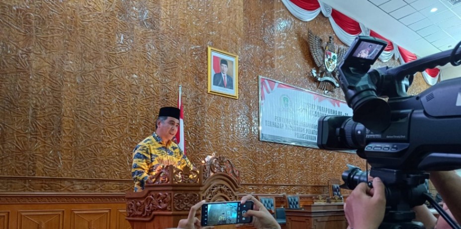 Sampaikan Pandangan Umum, Fraksi Golkar Minta Pembahasan APBD Perubahan Disegerakan 1 Sampaikan Pandangan Umum, Fraksi Golkar Minta Pembahasan APBD Perubahan Disegerakan