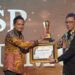 Bertengger di Peringkat Tiga, Kutim Raih Penghargaan Investment Award 11 Bertengger di Peringkat Tiga, Kutim Raih Penghargaan Investment Award