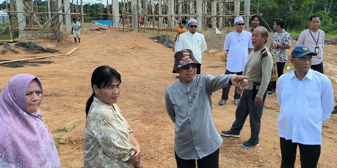 Tinjau Lokasi Pembangunan di Telen, Ardiansyah Gelar Diskusi Bersama Warga 1 Tinjau Lokasi Pembangunan di Telen, Ardiansyah Gelar Diskusi Bersama Warga