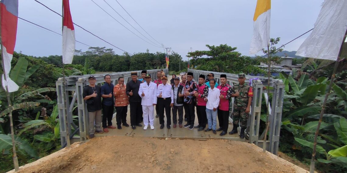 Perannya Vital, Pemkab Resmikan Jembatan Bailey di Desa Bukit Harapan 1 Perannya Vital, Pemkab Resmikan Jembatan Bailey di Desa Bukit Harapan