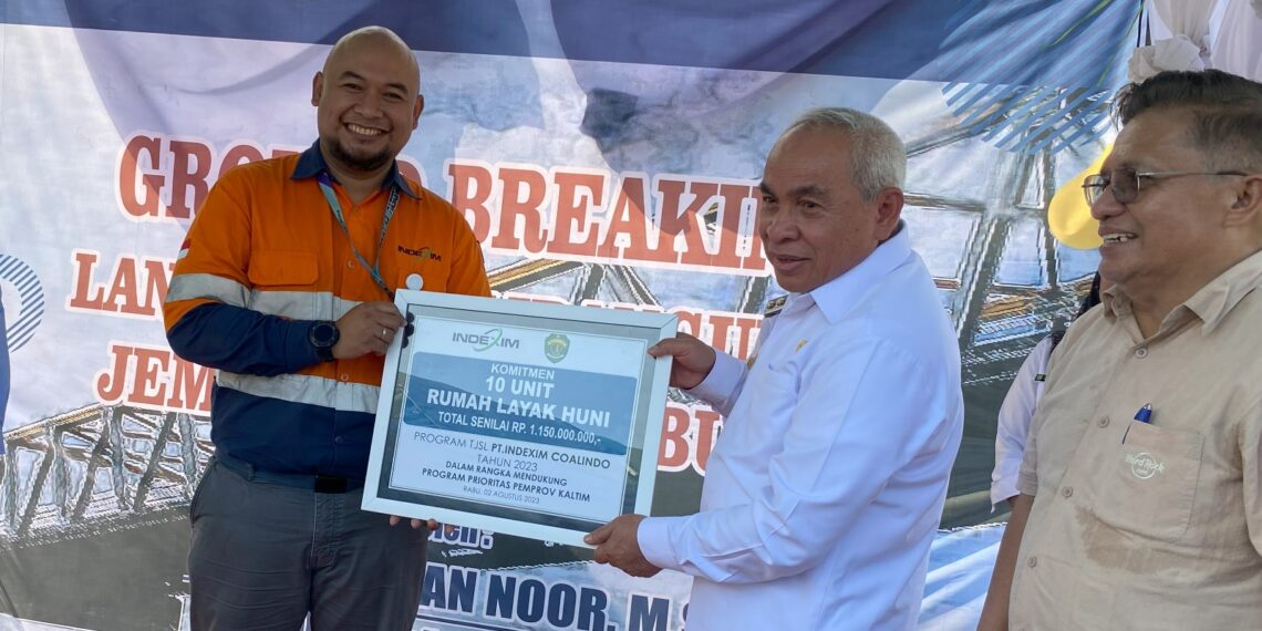 Kunker Gubernur di Kutim, PT Indexim Coalindo Serahkan Bantuan PRLH dan Pangan Penghijauan