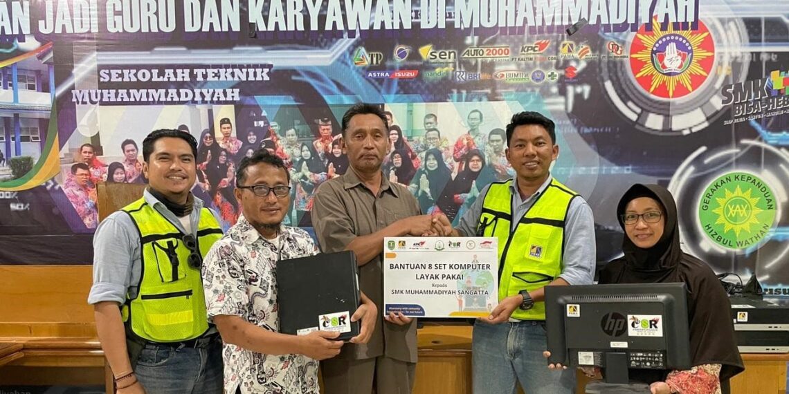 Dukung Dunia Pendidikan, PT Pamapersada Nusantara Site KPC Coal Mining Serahkan Komputer Pada SMK Muhammadiyah 1 Sangatta 1 Pamapersada