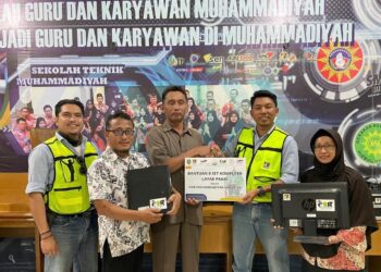Dukung Dunia Pendidikan, PT Pamapersada Nusantara Site KPC Coal Mining Serahkan Komputer Pada SMK Muhammadiyah 1 Sangatta 1 Pamapersada