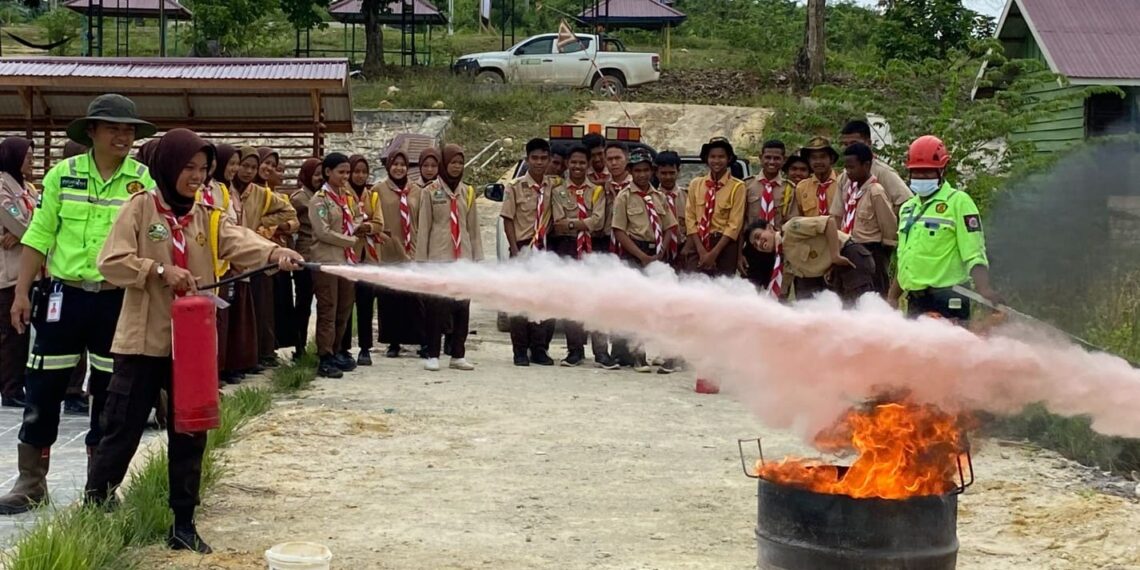Terlibat Persami di Kaliorang, PPGD dan Teknik Pemadaman Api Disajikan PT Indexim Coalindo 1 Pemadaman Api
