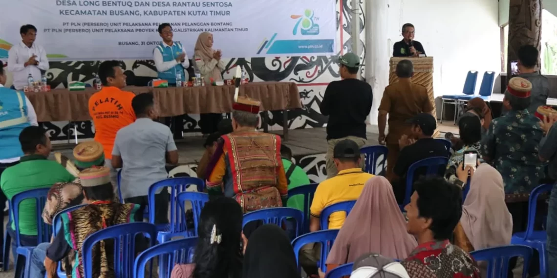 Bertahun-tahun Tanpa Penerangan PLN, Dua Desa di Busang Terima Layanan Listrik
