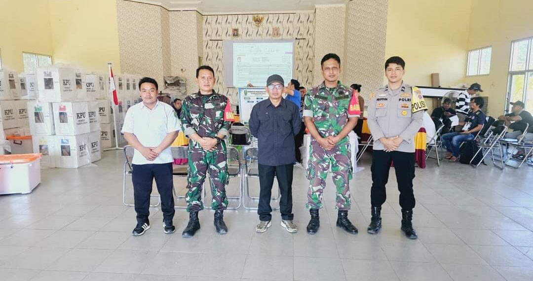 Perkotaan Hingga Pedalaman, TNI Polri Kawal Proses Penghitungan Suara Tingkat Kecamatan 1 TNI Polri