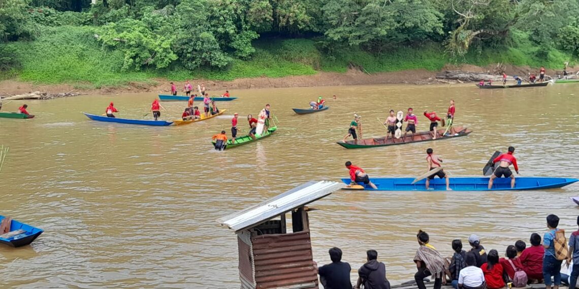 Kemeriahan Lom Plai Pikat Perwakilan Kemenparekraf, Beri Apresiasi dan Dorong Sinergitas Pemkab Serta Pemprov