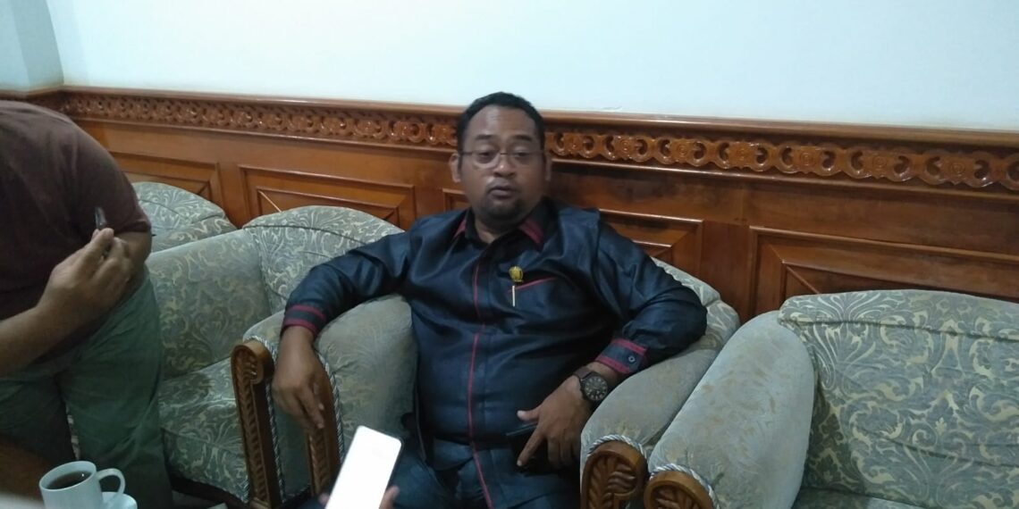 Sejumlah Desa di Sangkulirang Kesulitan Air Bersih, Faizal Minta Pemerintah Berkontribusi Penuhi Kebutuhan Warga 1 Tiga Kali Mangkir dari Panggilan DPRD, DPUPR Kutim Menuai Sorotan