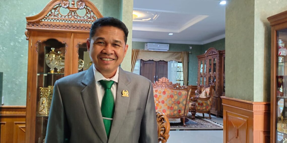 Maksimalkan Program Beasiswa Bidang Kesehatan, Joni Minta Pemkab Buka Ruang Lebih Luas 1 Program Beasiswa Harus Dirasakan Semua, DPRD Kutim Minta Disdikbud Perluas Lingkup Sosialiasi hingga Pelosok Daerah