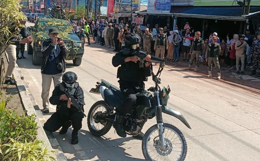 Tampil Keren di HUT Ke-25 Kutim, Kodim 0909/KTM Turunkan Pasukan Bermotor di Pawai Pembangunan 1 Kutim