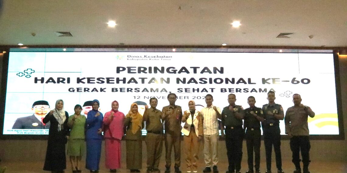 Peringati Hari Kesehatan Nasional Kutim, Dinkes Serahkan Piagam dan Hadiah