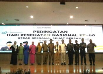 Peringati Hari Kesehatan Nasional Kutim, Dinkes Serahkan Piagam dan Hadiah