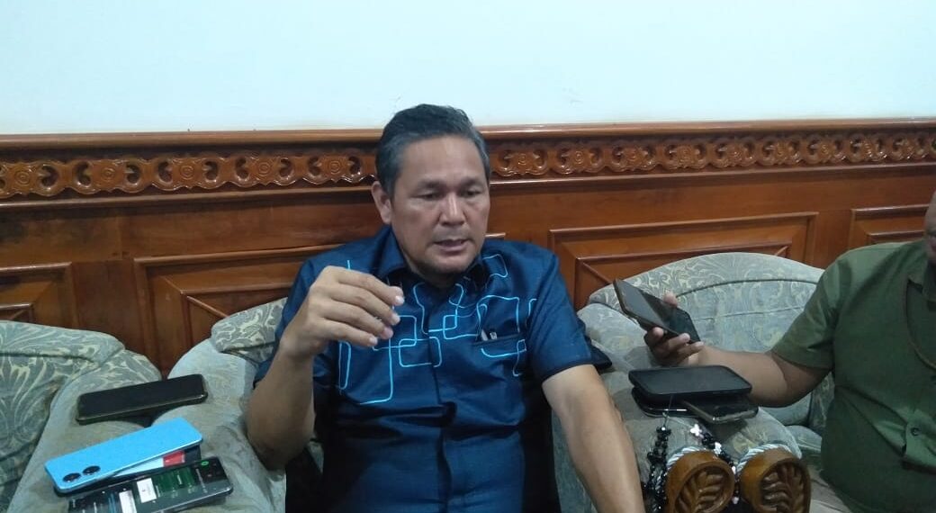 Masih Lemah, Yan: Raperda Ketertiban Umum dan Ketenteraman Masyarakat Perlu Pertegas Sanksi Bagi Pelanggar 1 Masih Lemah, Yan: Raperda Ketertiban Umum dan Ketenteraman Masyarakat Perlu Pertegas Sanksi Bagi Pelanggar