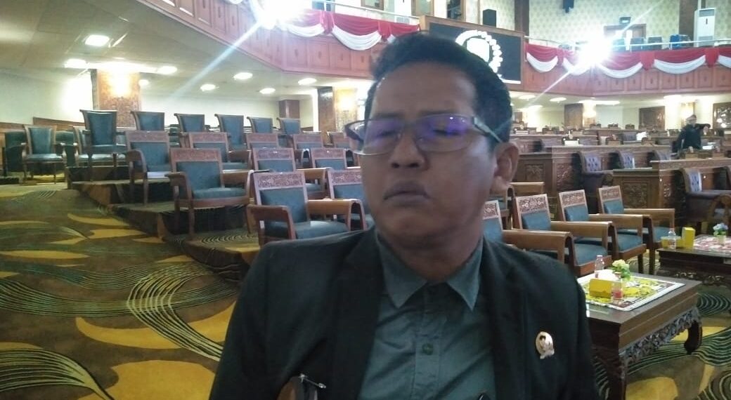 Kari Palimbong Fokus Sektor Pertanian dan Infrastruktur Dasar 1 Kari Palimbong Fokus Sektor Pertanian dan Infrastruktur Dasar
