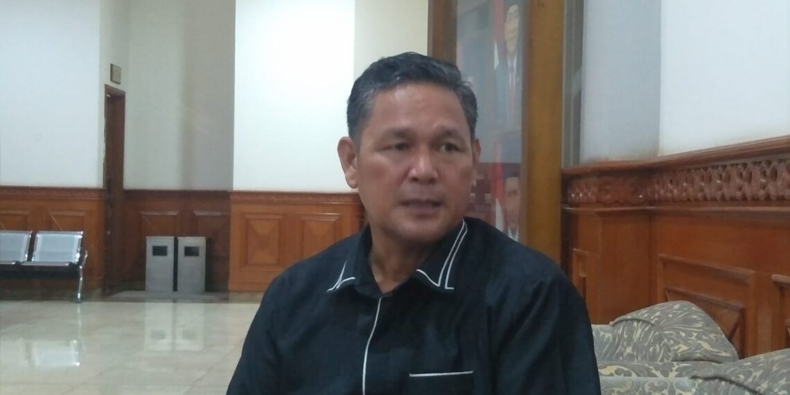 Jalan Tiga Desa di Muara Wahau Masih Rusak, Yan Dorong Semenisasi 1 Jalan Tiga Desa di Muara Wahau Masih Rusak, Yan Dorong Semenisasi
