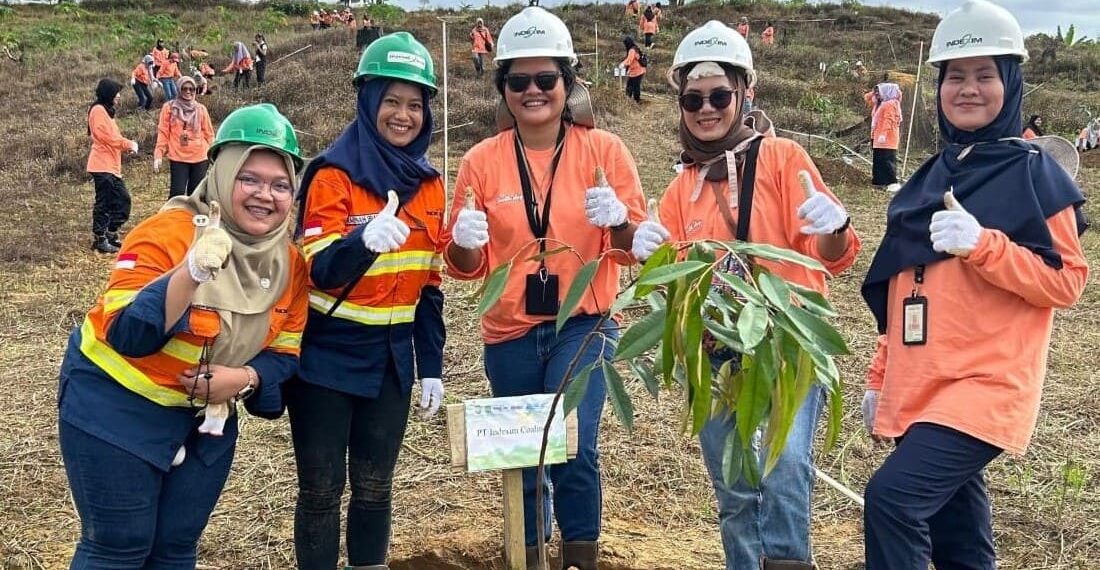 Peringati Hari Bumi dan Hari Kartini, PT Indexim Coalindo dan Pegiat Perempuan se-Kaliorang Tanam Pohon Bersama 1 hari bumi