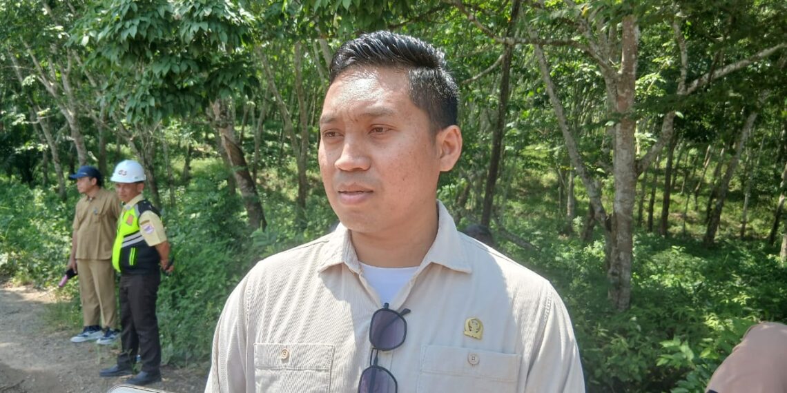 Listrik dan Air Bersih Jadi Fokus Utama, Legislator Demokrat: Kebutuhan Dasar Bukit Kayangan Harus Segera Dipenuhi 1 Listrik dan Air Bersih Jadi Fokus Utama, Legislator Demokrat: Kebutuhan Dasar Bukit Kayangan Harus Segera Dipenuhi