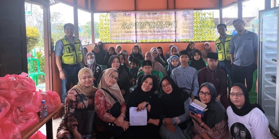 Santunan Kasih untuk Sesama, KPC-PAMA dan Mitra Berbagi Pada 50 Anak Yatim dan Lansia di Bengalon 1 Anak yatim dan lansia