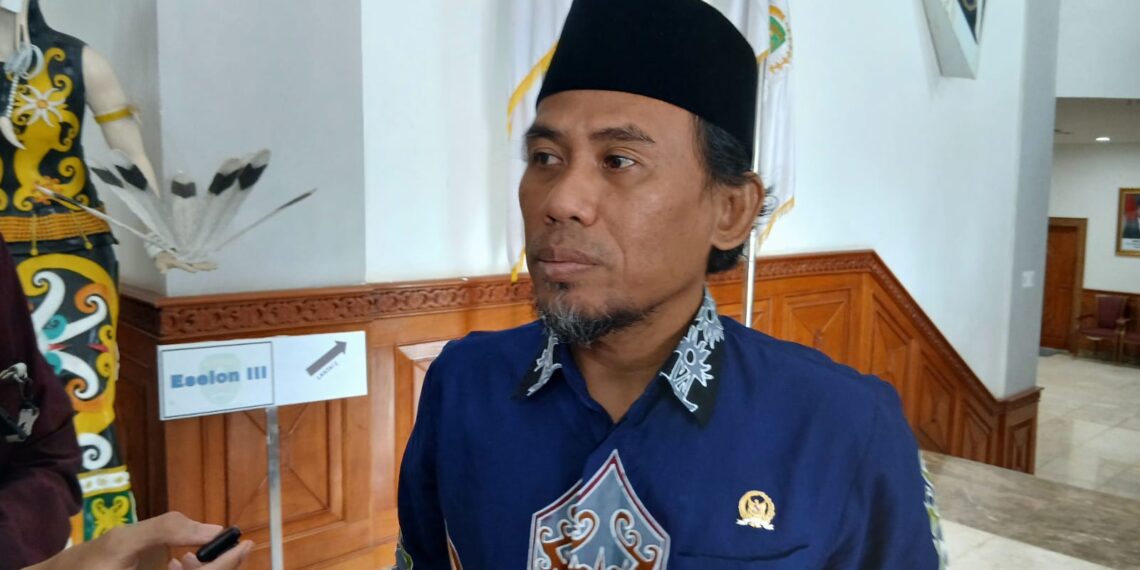 NPWP Dapat Tingkatkan PAD, DPRD Kutim Minta Perusahaan Perbaiki Domisili Karyawan 1 NPWP Dapat Tingkatkan PAD, DPRD Kutim Minta Perusahaan Perbaiki Domisili Karyawan