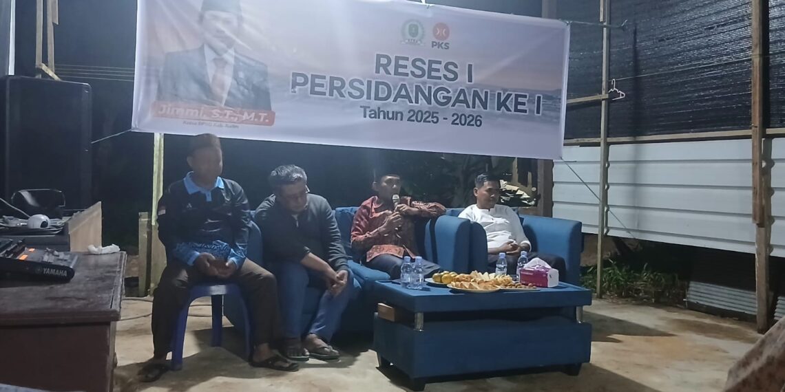 Serap Aspirasi Warga Gang Pelangi 2, Air Bersih Jadi Prioritas Utama di Reses Ketua DPRD Kutim 1 Serap Aspirasi Warga Gang Pelangi 2, Air Bersih Jadi Prioritas Utama di Reses Ketua DPRD Kutim