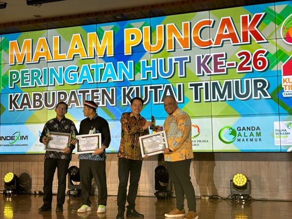 PAMA Raih Penghargaan Stand Terbaik ke-3 di Malam Puncak HUT ke-26 Kutim 1 Pama