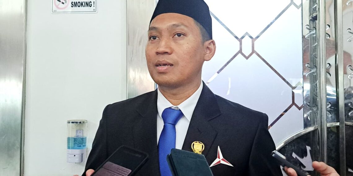 Dinilai Sangat Baik, Pandi Widiarto Minta Tingkatkan Pengawasan dan Pemeliharaan Kawasan Olaharaga di Kutim 1 Dinilai Sangat Baik, Pandi Widiarto Minta Tingkatkan Pengawasan dan Pemeliharaan Kawasan Olaharaga di Kutim