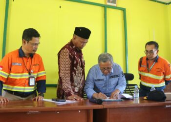 Bantuan Sambungan Air Bersih di Desa Pengadan Disalurkan, Perumdam Kutim Apresiasi PT Indexim Coalindo