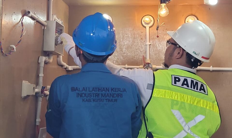 Perkuat Kualitas SDM, BLK Kutim Hadirkan Praktisi PAMA KPCS dalam Pelatihan Instalasi Listrik