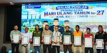 Terlibat Tangani Karhutla, Relawan Laskar Kebangkitan Kutai Peroleh Penghargaan dari Pemkab Kutim